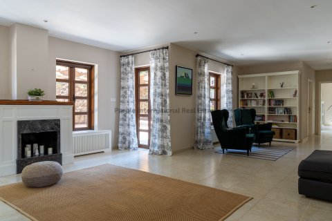 Вилла с 8 спальнями в Суни-Занакья, Лимасол,  № 39262 15