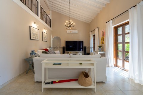 Вилла с 8 спальнями в Суни-Занакья, Лимасол,  № 39262 7