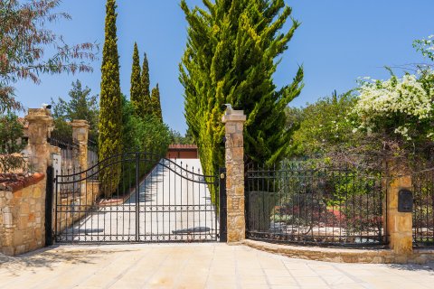 8 bedrooms Villa in Souni–Zanatzia, Limassol,  No. 39262