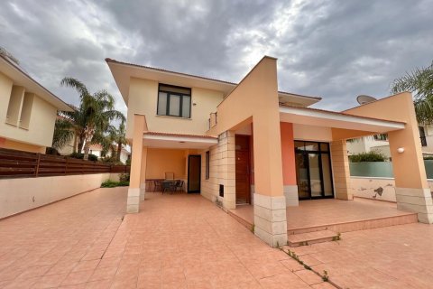 4 bedrooms Villa in Oroklini, Larnaka, No. 48222