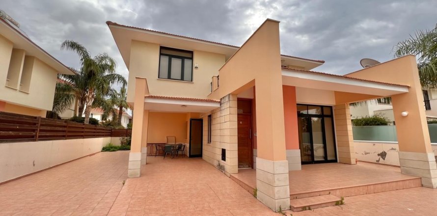 4 bedrooms Villa in Oroklini, Larnaka, No. 48222