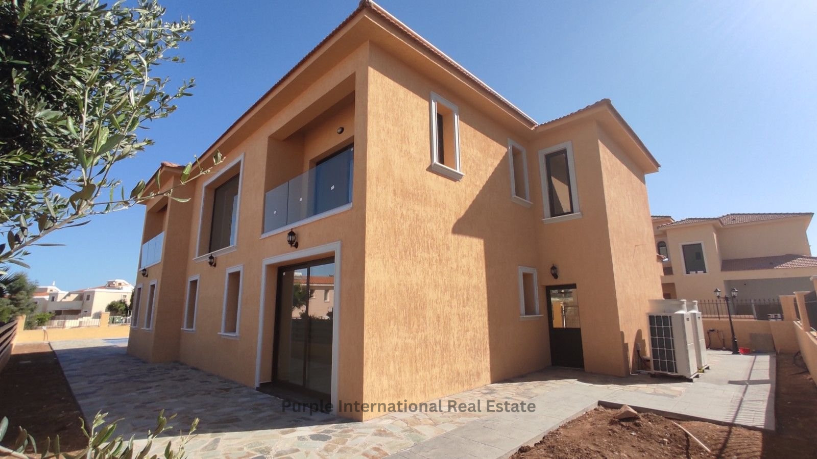 4 bedrooms Villa in Chloraka, Paphos, Cyprus No. 35800