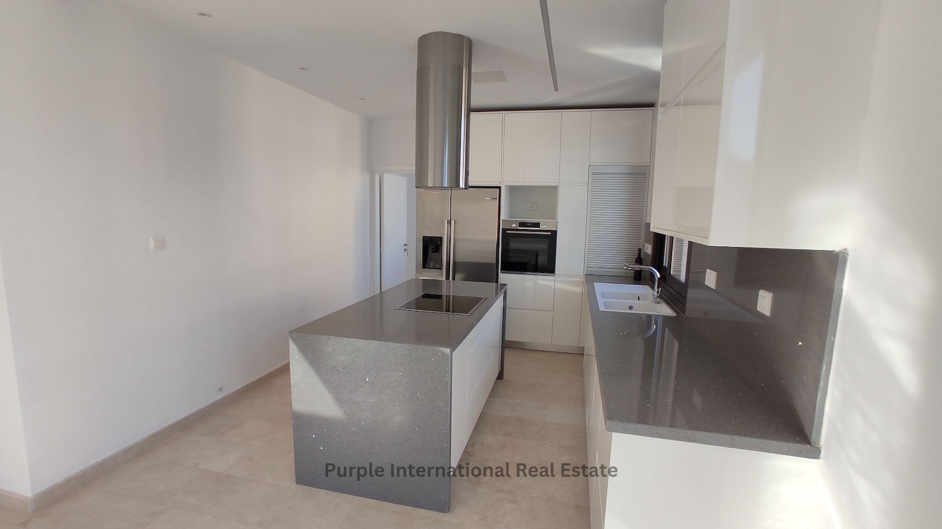 4 bedrooms Villa in Chloraka, Paphos, Cyprus No. 35800