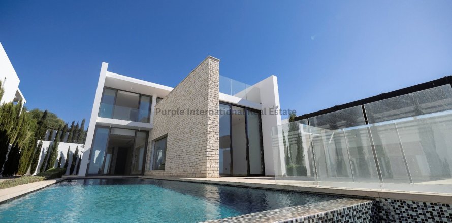 5 bedrooms Villa in Pegeia, Paphos,  No. 35804