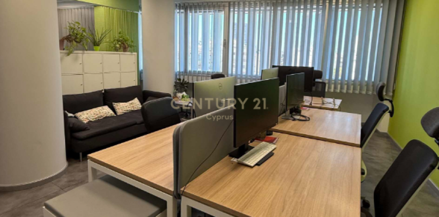 434m2 Bureau à Limassol,  No. 57174