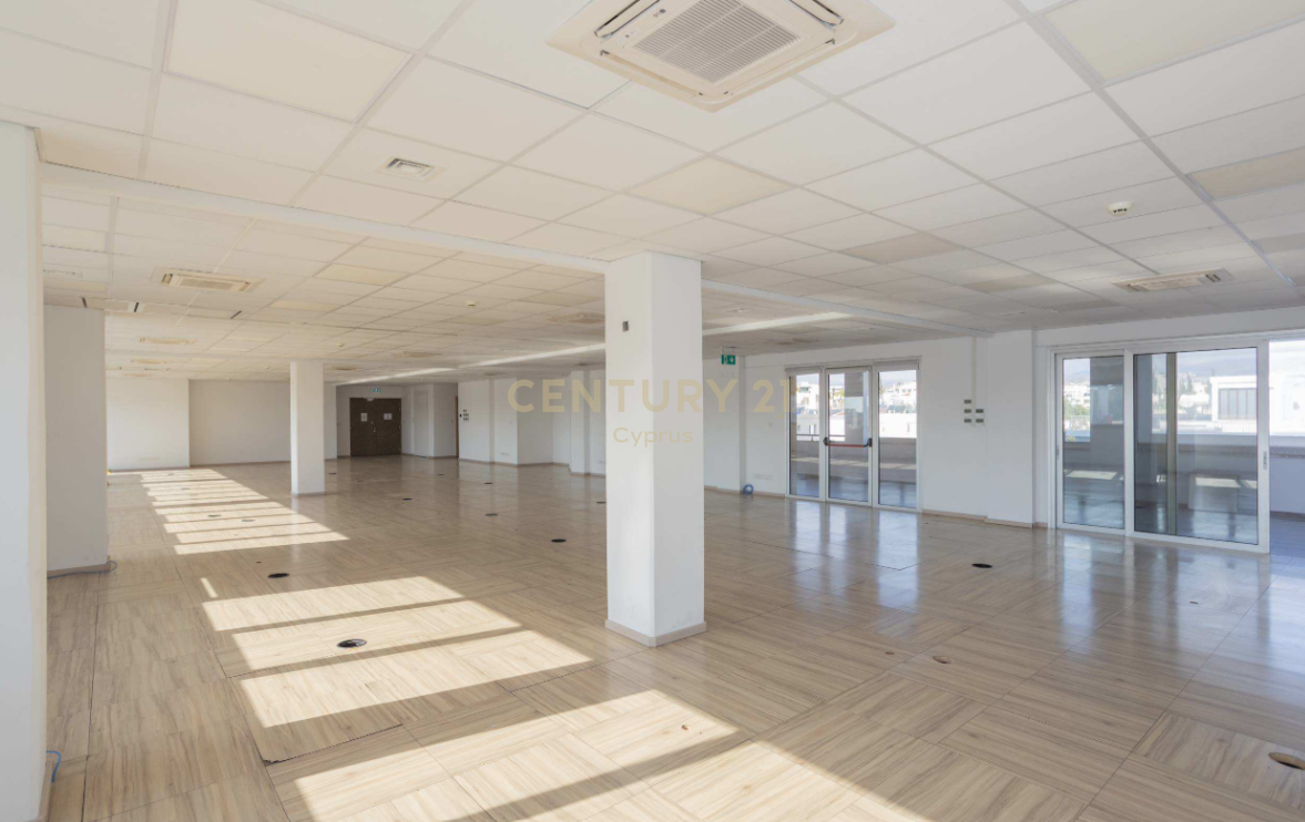 Офис 500м2 в Лимассол, Лимасол, Кипр № 57178