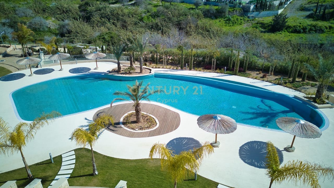 3 bedrooms Apartment in Chloraka, Paphos, Cyprus No. 56143