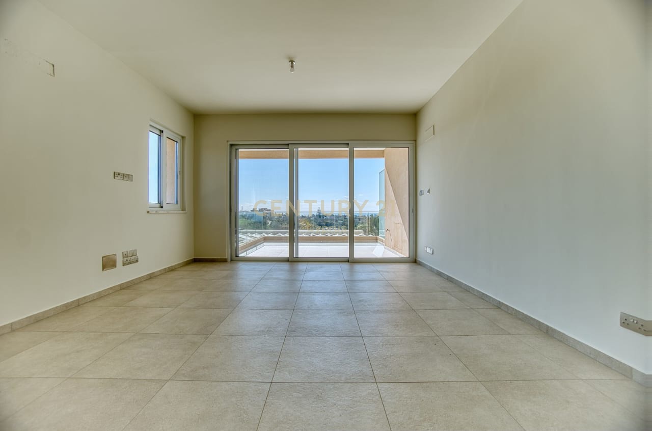 3 bedrooms Apartment in Chloraka, Paphos, Cyprus No. 56143