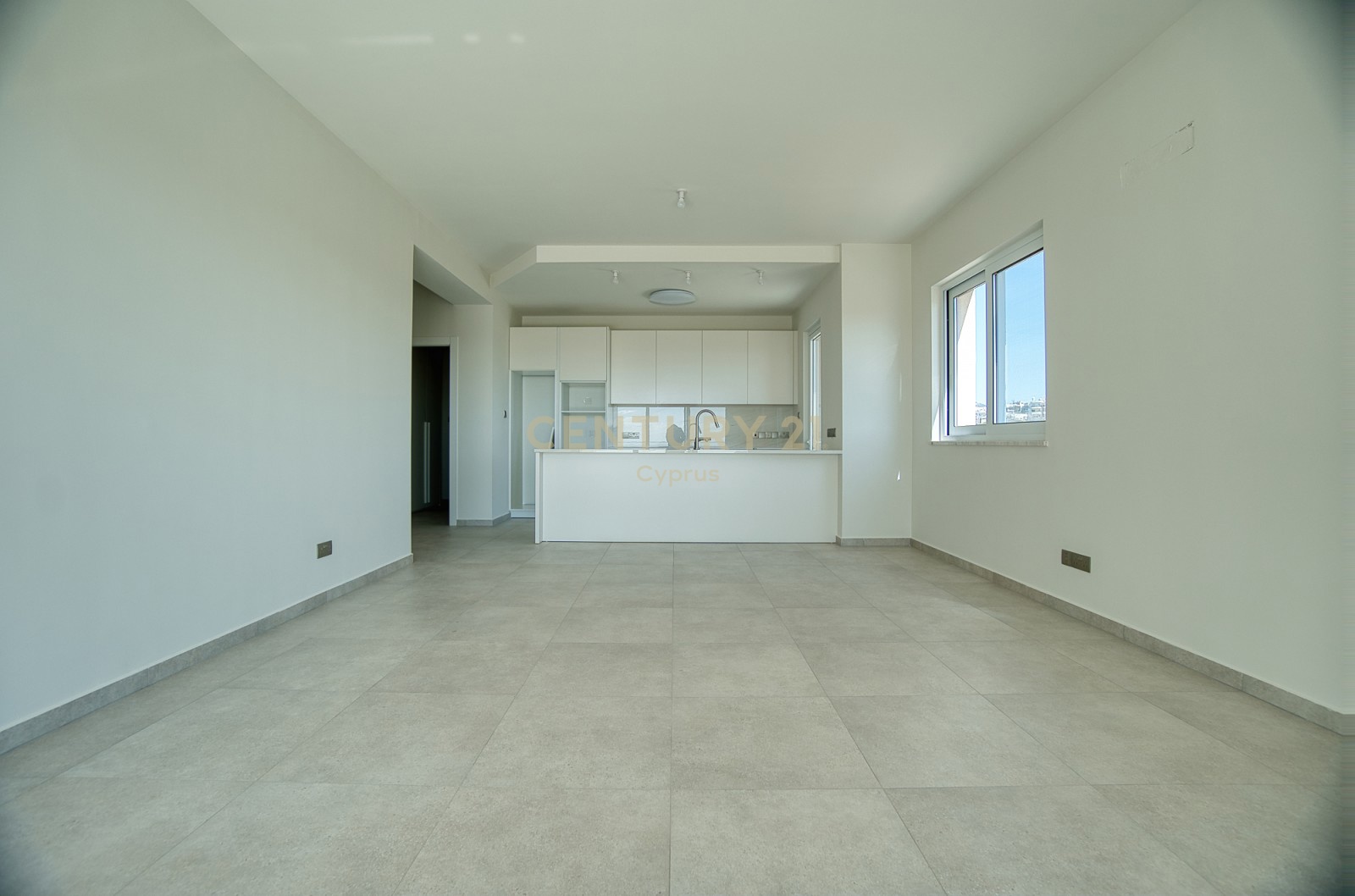 3 bedrooms Apartment in Chloraka, Paphos, Cyprus No. 56143
