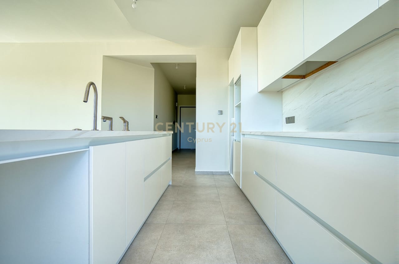 3 bedrooms Apartment in Chloraka, Paphos, Cyprus No. 56143