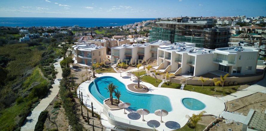 3 dormitorios Apartamento en Chloraka, Paphos,  No. 56143