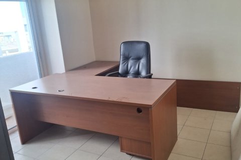 3 bedrooms Apartment in Nicosia,  No. 39837 10