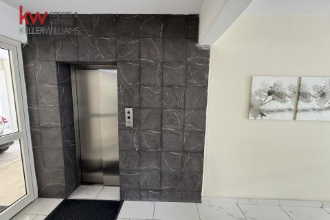 3 bedrooms Apartment in Larnaca, Larnaka,  No. 39842 25