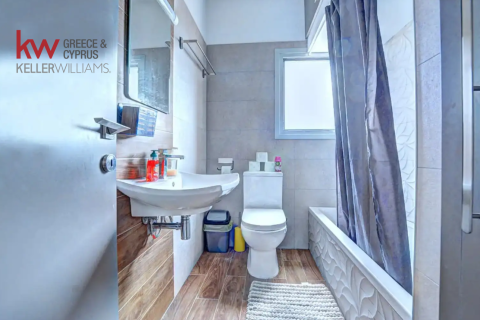 2 bedrooms Apartment in Larnaca, Larnaka,  No. 39840 4