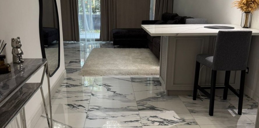 2 bedrooms Townhouse in Limassol,  No. 48286