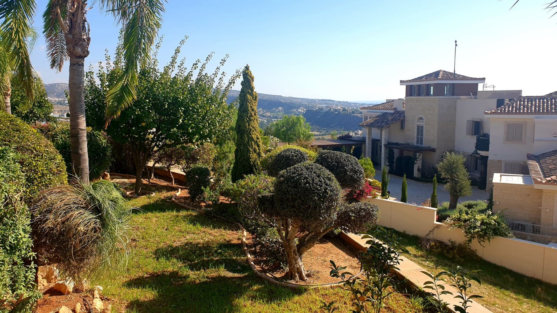 4 bedrooms Villa in Limassol, Cyprus No. 26597