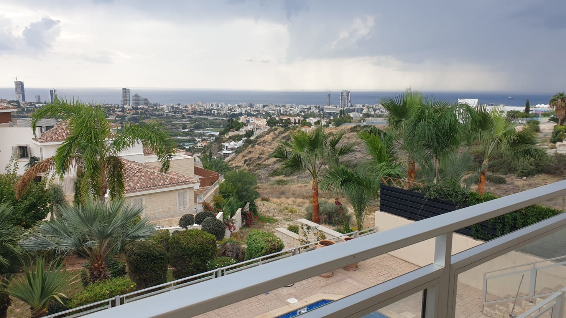 4 bedrooms Villa in Limassol, Cyprus No. 26597
