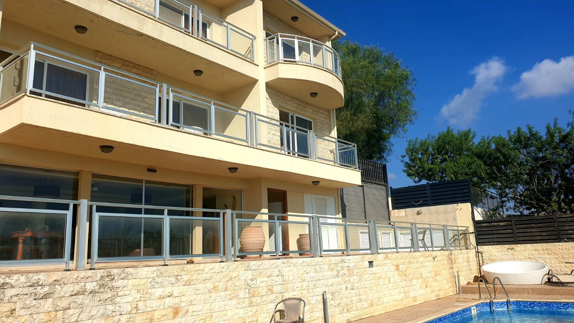 4 bedrooms Villa in Limassol, Cyprus No. 26597