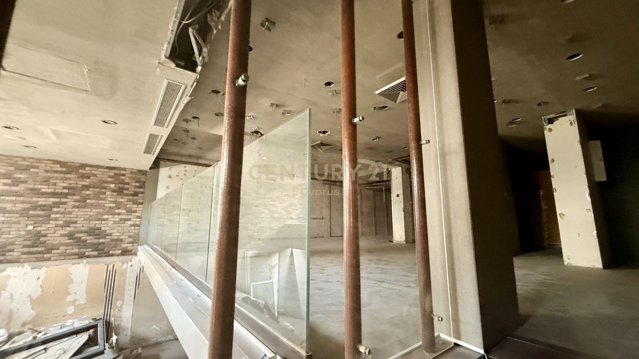480m2 Boutique à Limassol, Chypre No. 53471