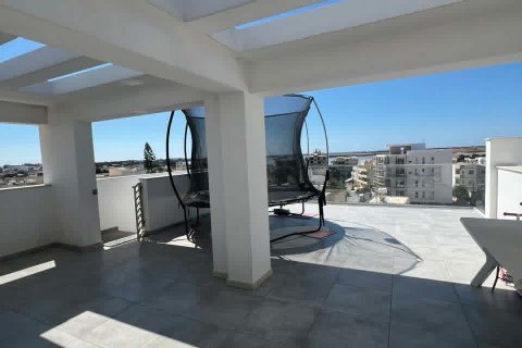3 bedrooms Apartment in Larnaca, Larnaka,  No. 51995 18