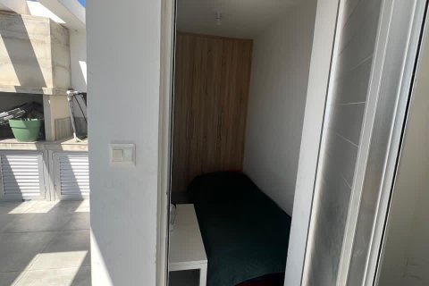 3 bedrooms Apartment in Larnaca, Larnaka,  No. 51995 15