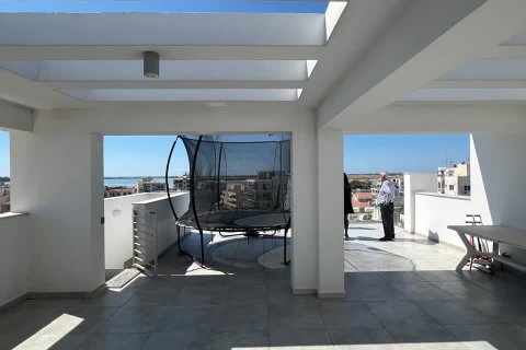 3 bedrooms Apartment in Larnaca, Larnaka,  No. 51995 19