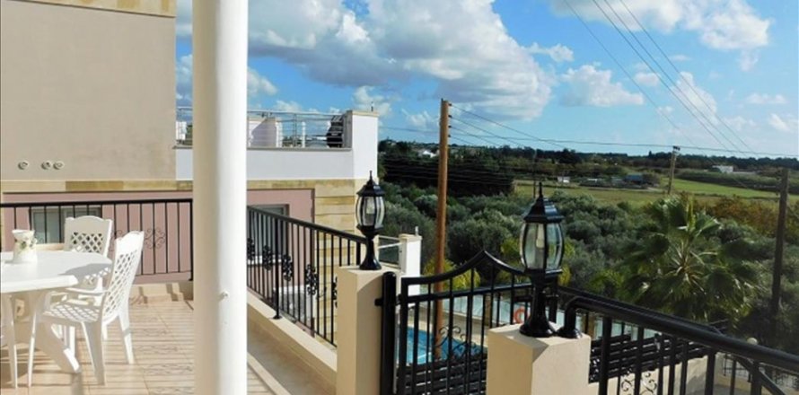 Studio Villa in Paphos,  No. 38639