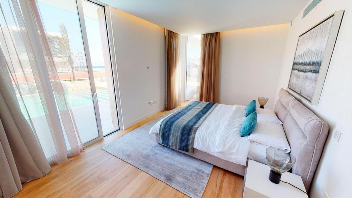 4 bedrooms Villa in Larnaca, Larnaka, Cyprus No. 38641