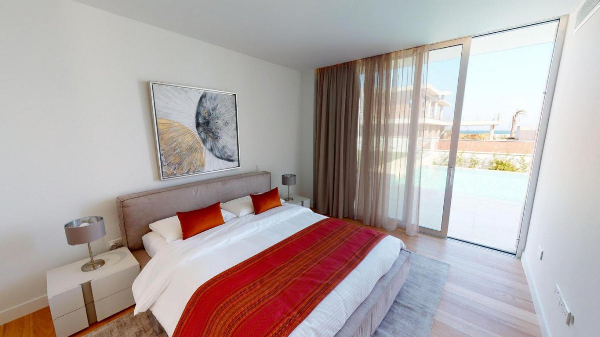 4 bedrooms Villa in Larnaca, Larnaka, Cyprus No. 38641