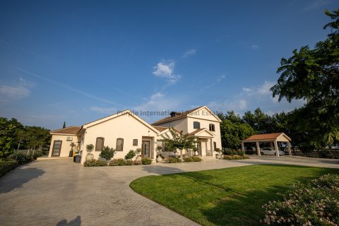 Вилла с 7 спальнями в Кити, Ларнака,  № 39236 2