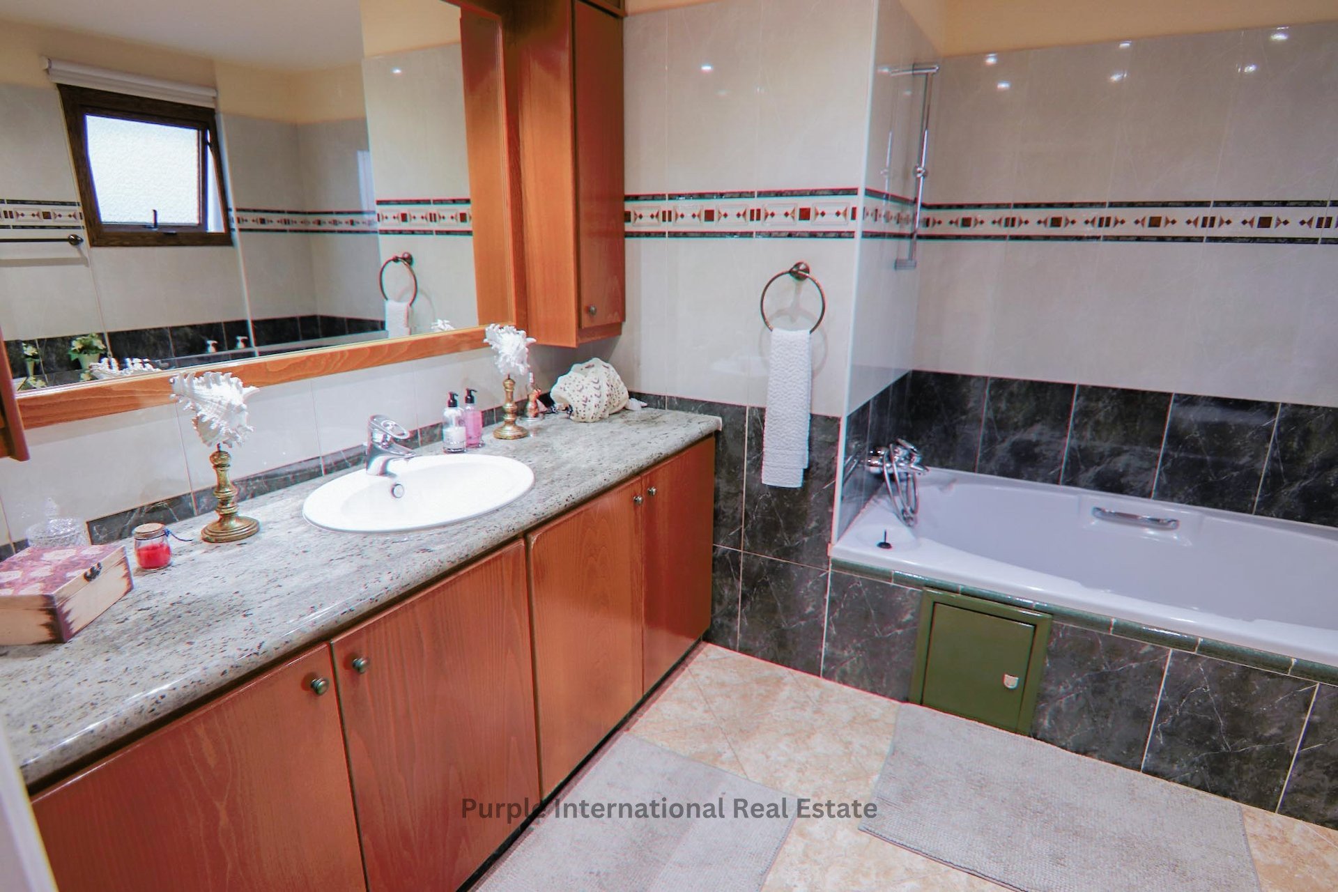 5 bedrooms Villa in Paralimni, Ammochostos, Cyprus No. 36190