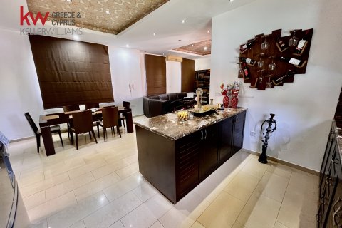 5 bedrooms Townhouse in Larnaka,  No. 40214 2