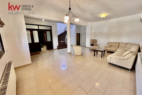 5 bedrooms Townhouse in Larnaka,  No. 40214 7