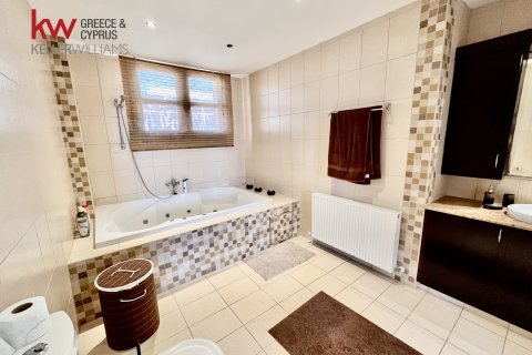 5 bedrooms Townhouse in Larnaka,  No. 40214 18