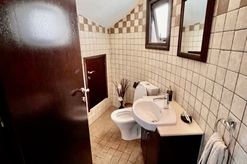 5 bedrooms Townhouse in Larnaka,  No. 40214 14