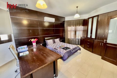 5 bedrooms Townhouse in Larnaka,  No. 40214 11