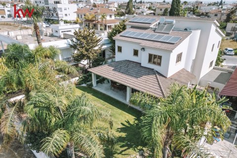 4 bedrooms Townhouse in Larnaka,  No. 40213 2