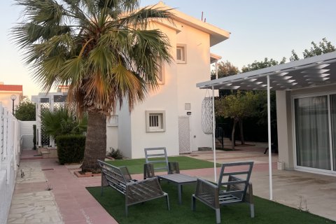 3 bedrooms Townhouse in Pervolia, Larnaka, No. 39560 5