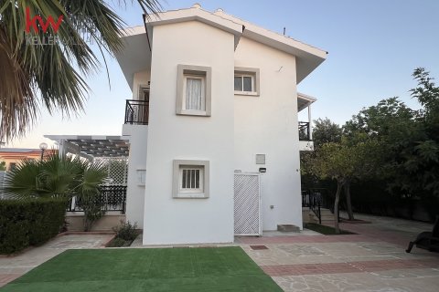 3 bedrooms Townhouse in Pervolia, Larnaka,  No. 39560