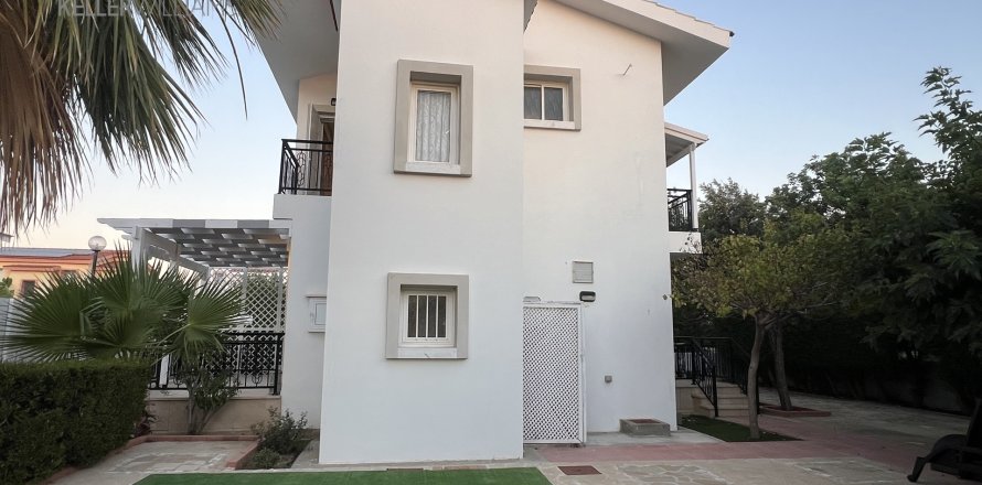 3 bedrooms Townhouse in Pervolia, Larnaka, No. 39560