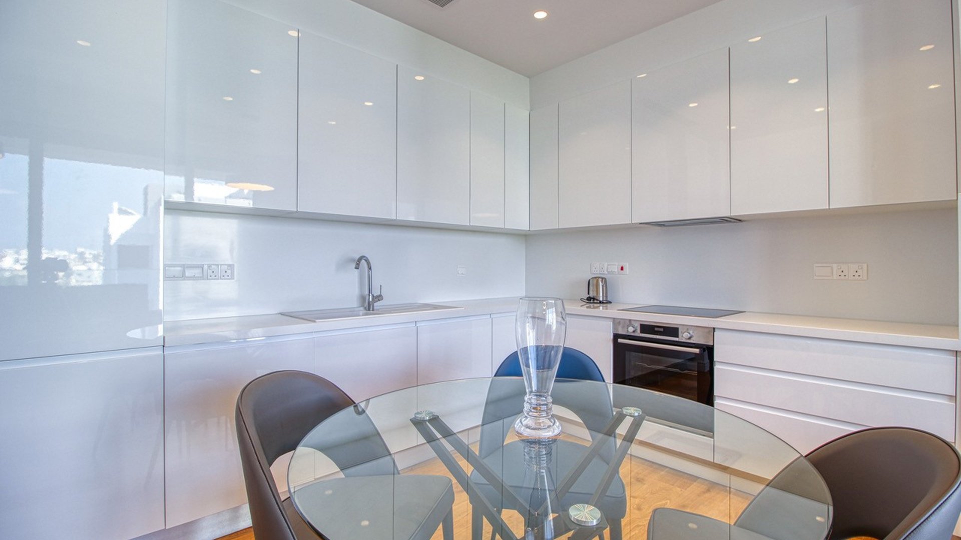 2 bedrooms Apartment in Mesa Geitonia, Limassol, Cyprus No. 29521