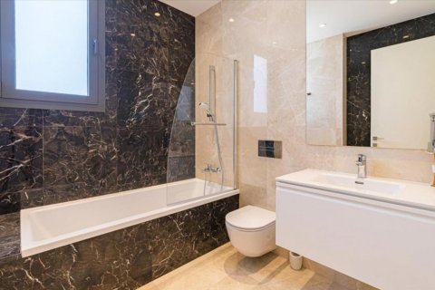 Studio Apartment in Limassol,  No. 38582 5