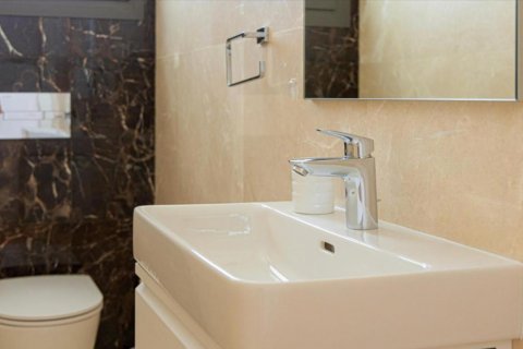 Studio Apartment in Limassol,  No. 38582 10