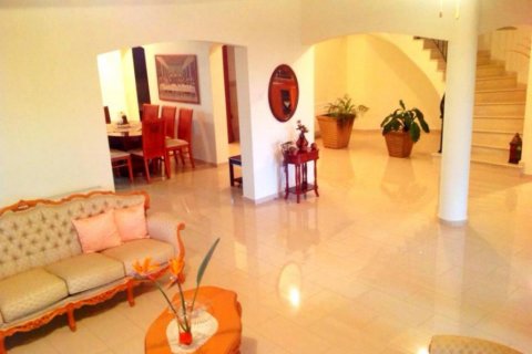 Вилла с 4 спальнями в Пафос,  № 38581 3