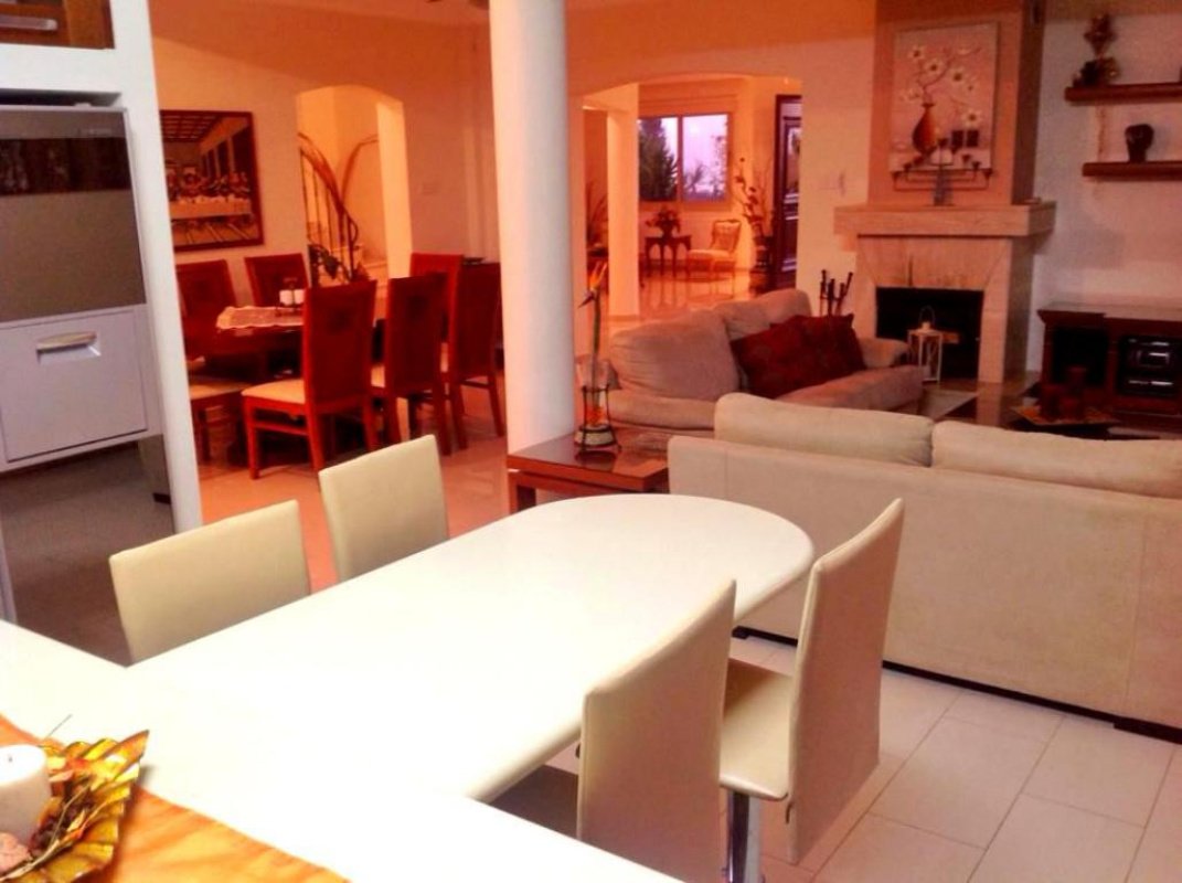 4 bedrooms Villa in Paphos, Cyprus No. 38581