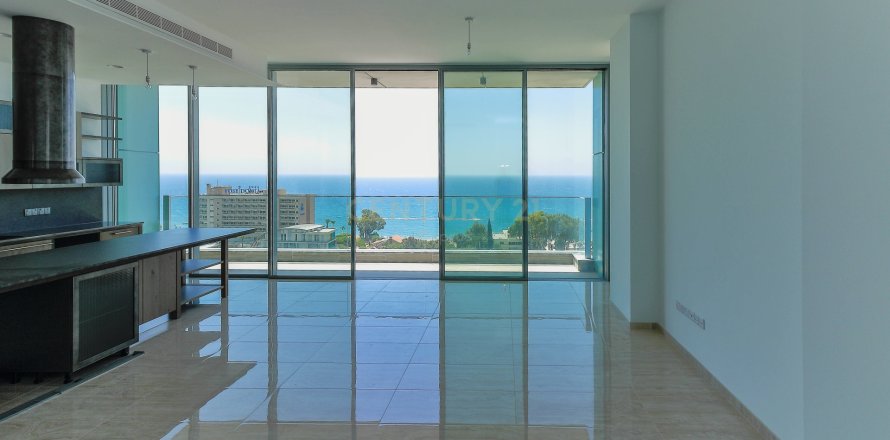 3 dormitorios Apartamento en Agios Tychonas, Limassol,  No. 55839
