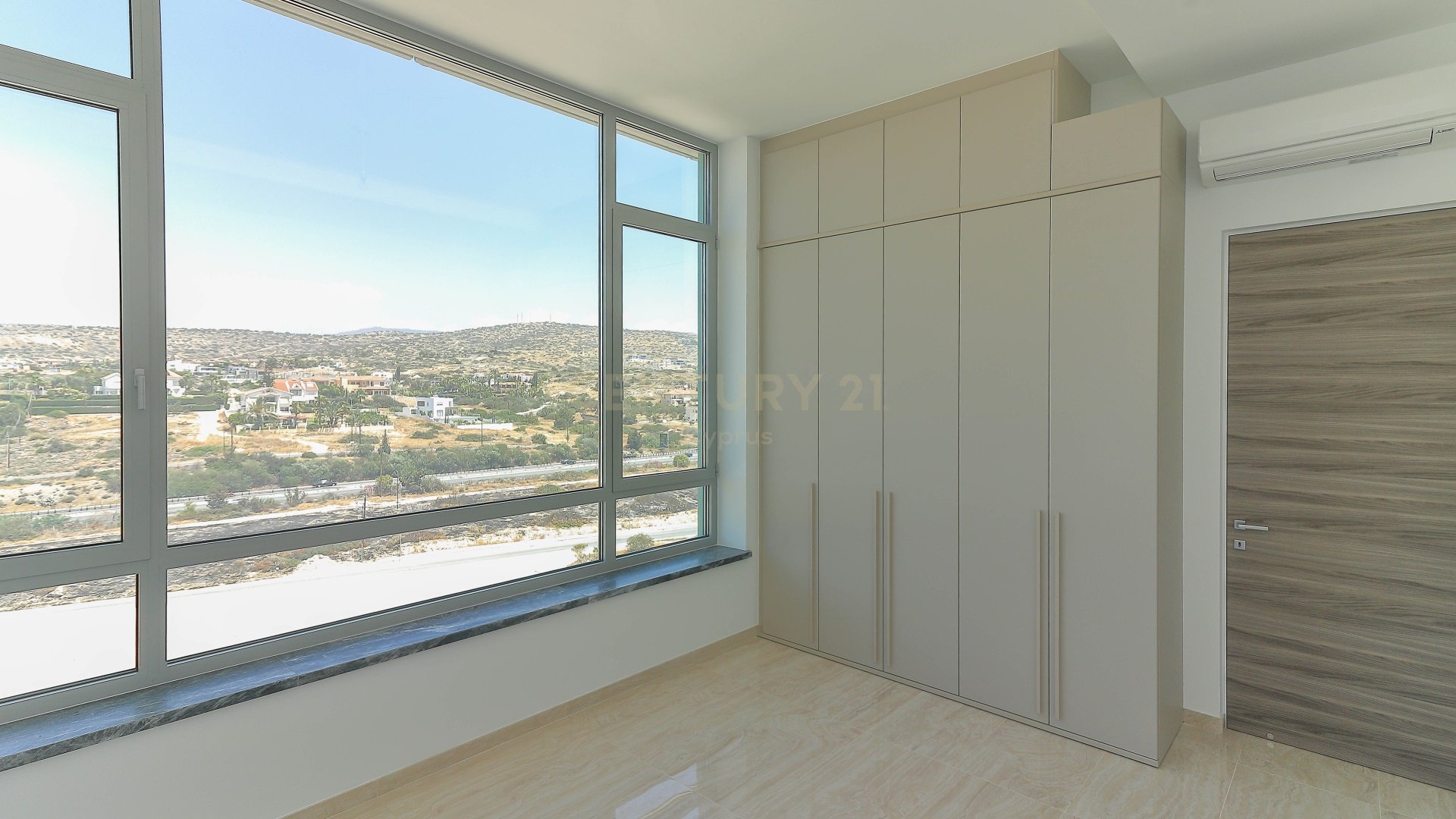 3 bedrooms Apartment in Agios Tychonas, Limassol, Cyprus No. 55839