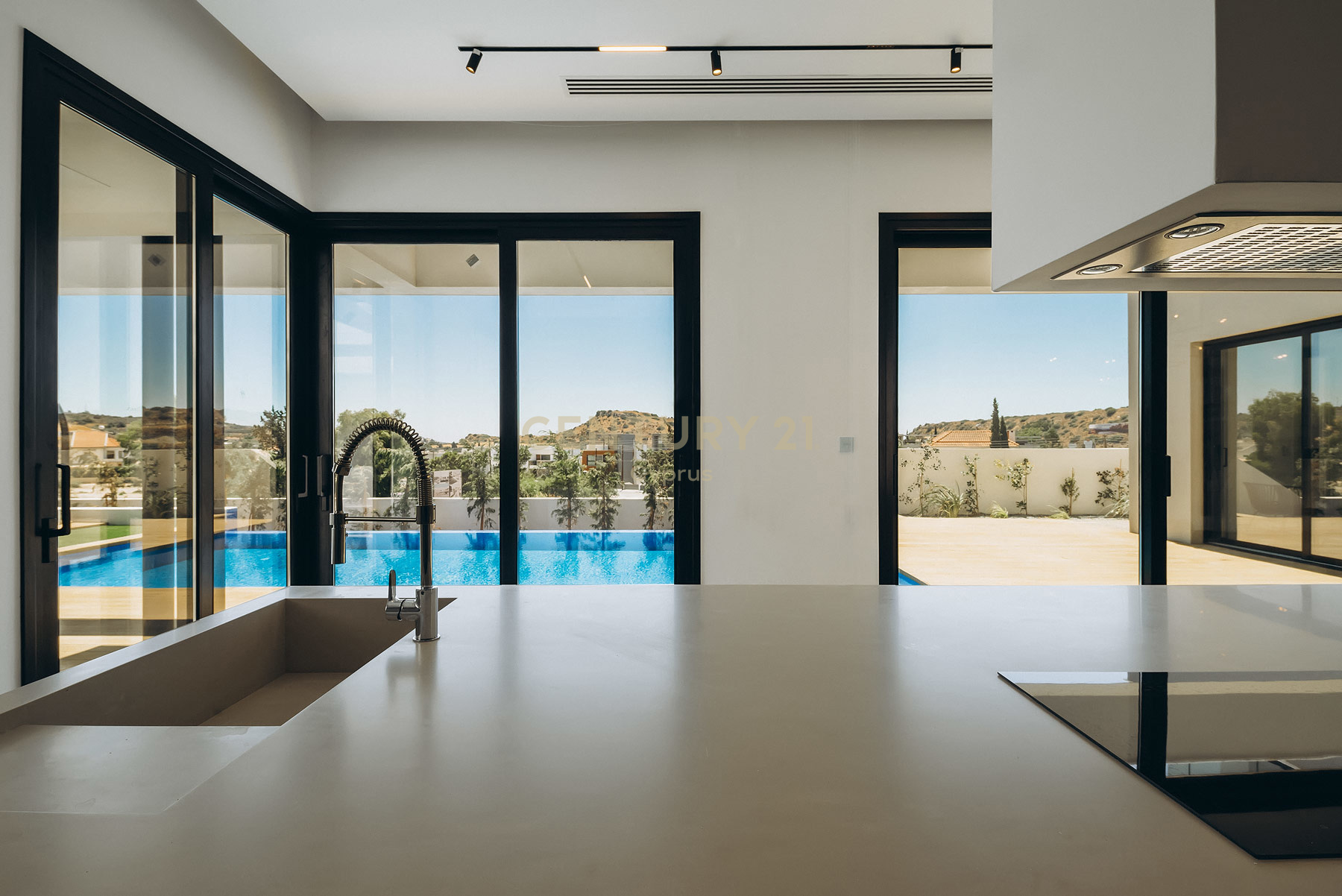 5 dormitorios Villa en Agios Tychonas, Limassol, Chipre No. 55843
