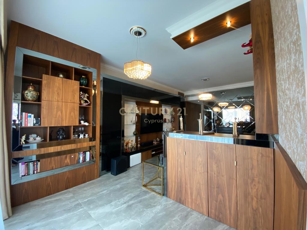 3 bedrooms Apartment in Germasogeia, Limassol, Cyprus No. 55844