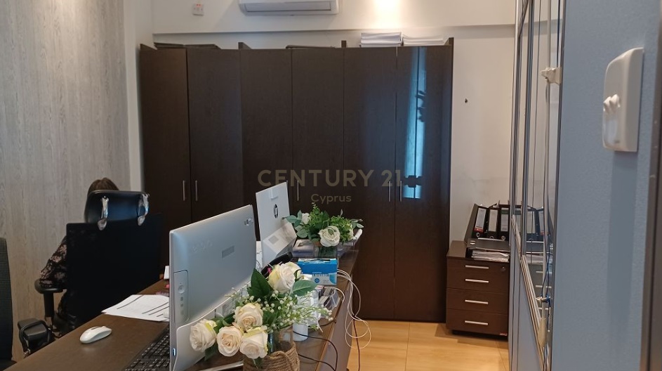 175m2 Office in Limassol, Cyprus No. 54026